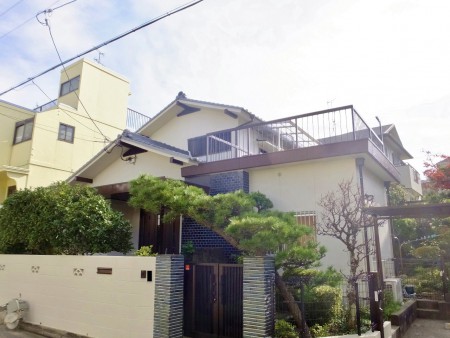 Ｙ様邸　外壁塗装施工後（壁：微弾性フィラーマスチックローラー塗りの上シリコントップ2回塗り）